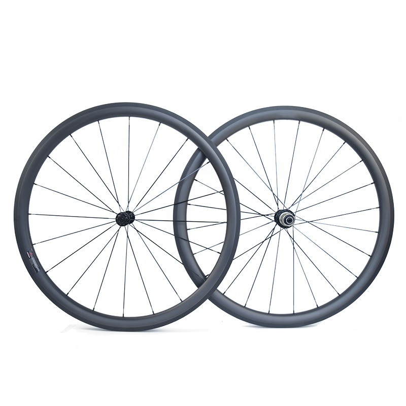 Lightweight 700c Carbon Rim Brake Wheelset